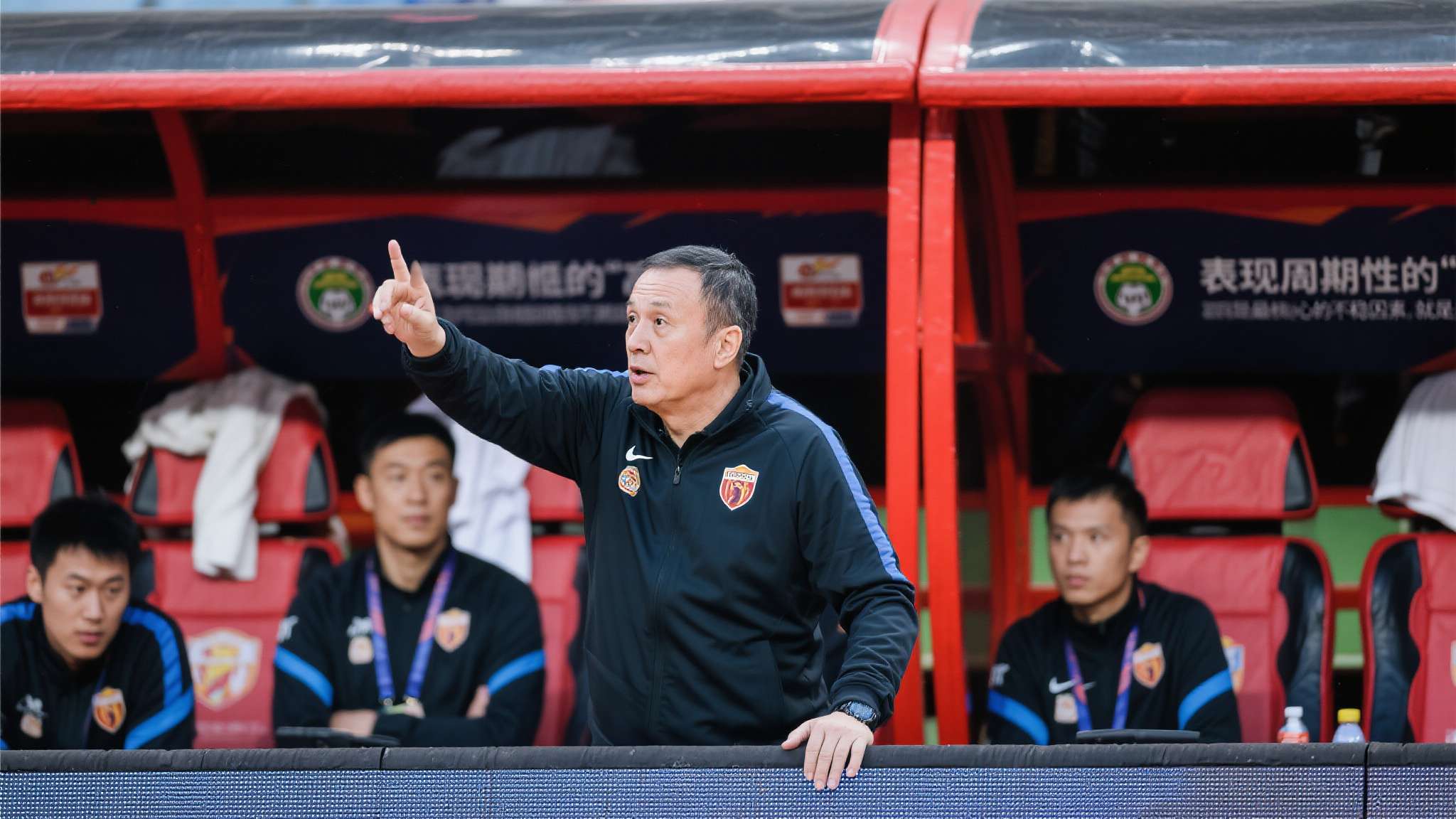 小师妹实力划水成国家顶级咸鱼笔趣阁全文 这种情形下,无论教练如何调整,都难以彻底解决系统层面的短板。“表现周期性的‘高开